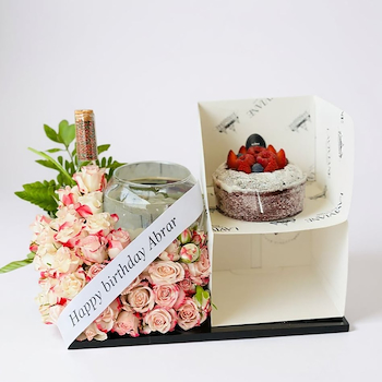 فازة سمك وزهور